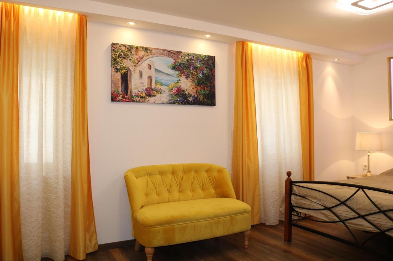 House Sandra Split Exterior foto