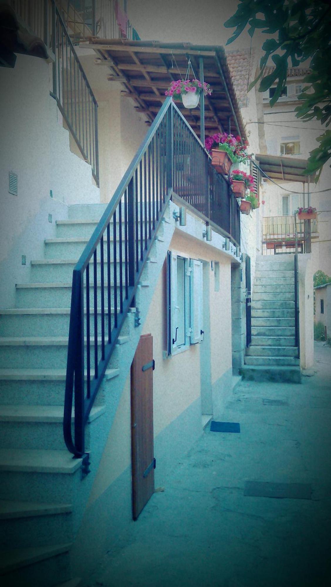 House Sandra Split Exterior foto