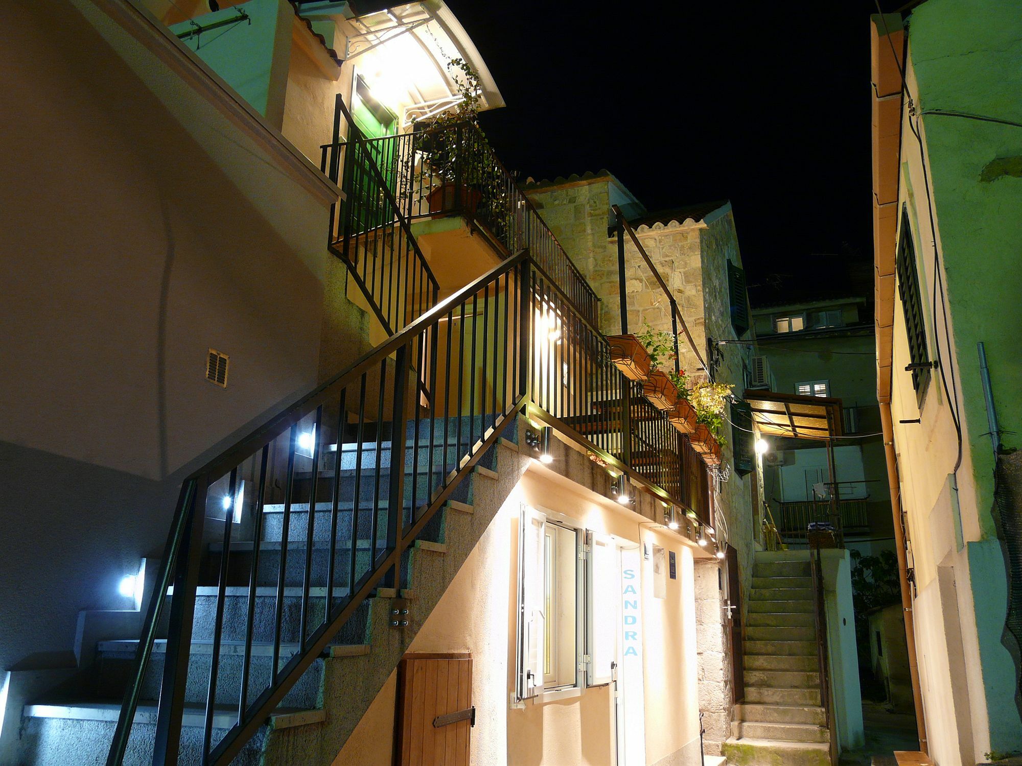 House Sandra Split Exterior foto